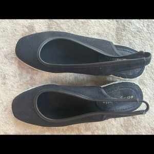 Espadrilles. New w/o tags. Black. Size 5 1/2 M.  Easy Spirit.